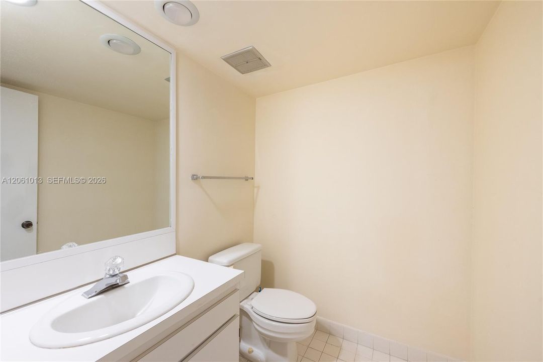 В аренду: $4,500 (2 спален, 2 ванн, 1595 Квадратных фут)