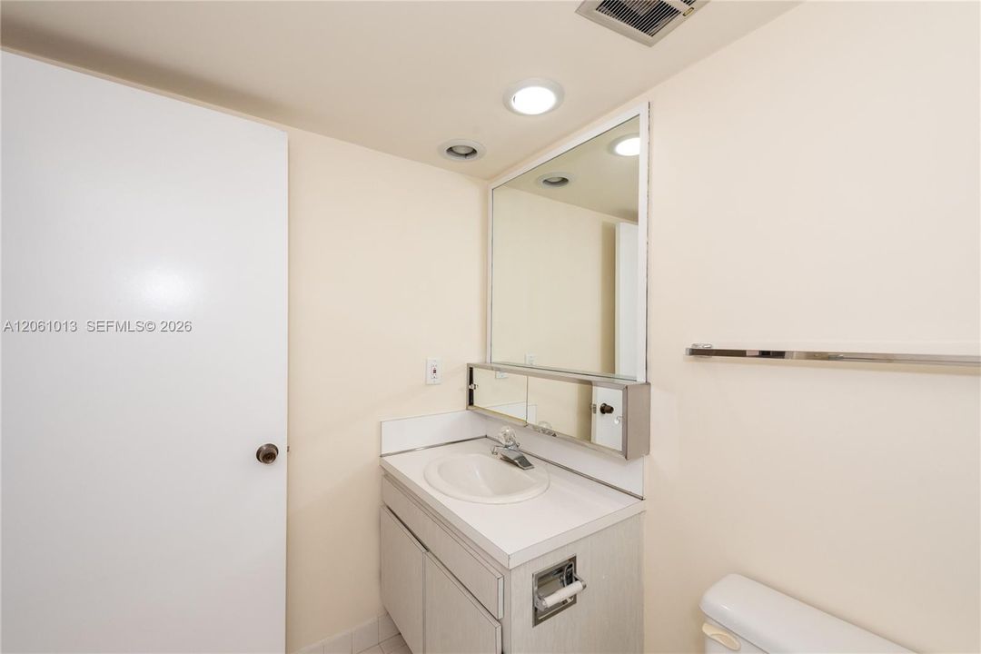 В аренду: $4,500 (2 спален, 2 ванн, 1595 Квадратных фут)