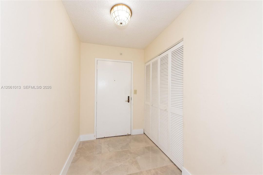 В аренду: $4,500 (2 спален, 2 ванн, 1595 Квадратных фут)