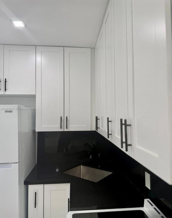 En Renta: $1,590 (1 camas, 1 baños, 3296 Pies cuadrados)