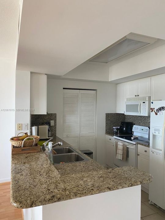 For Rent: $3,300 (2 beds, 2 baths, 1175 Square Feet)