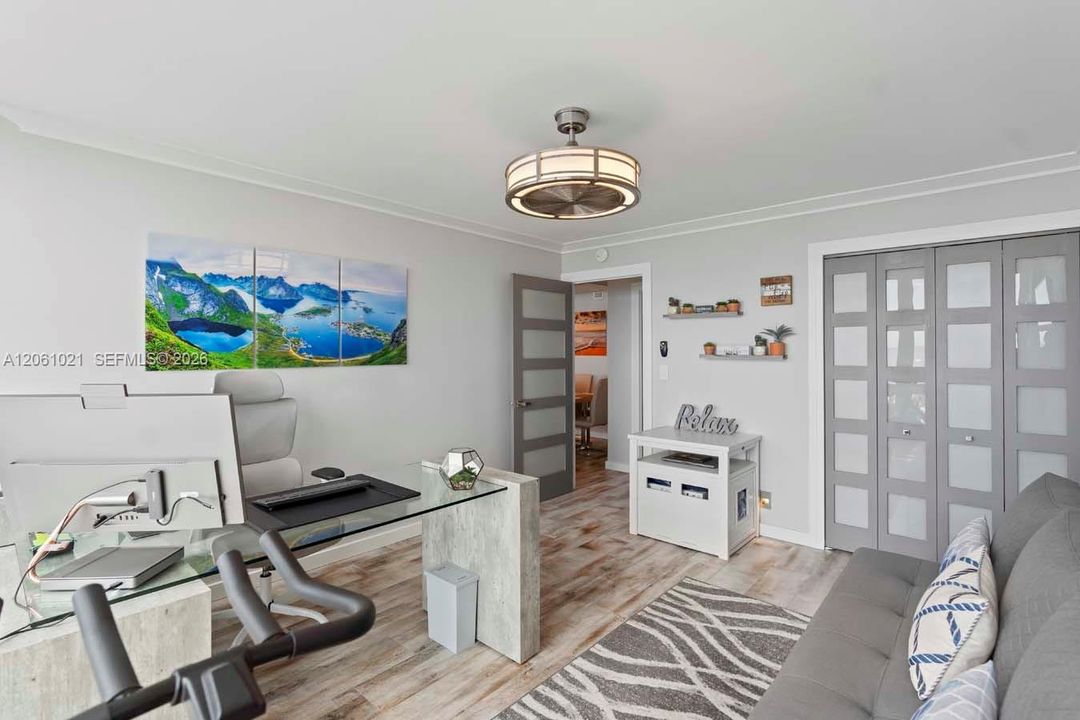 На продажу: $599,000 (2 спален, 2 ванн, 1100 Квадратных фут)