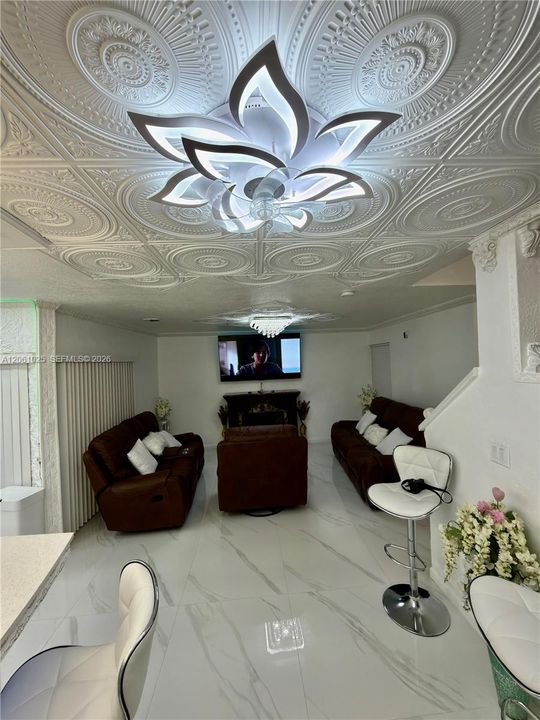 На продажу: $419,999 (3 спален, 2 ванн, 1293 Квадратных фут)