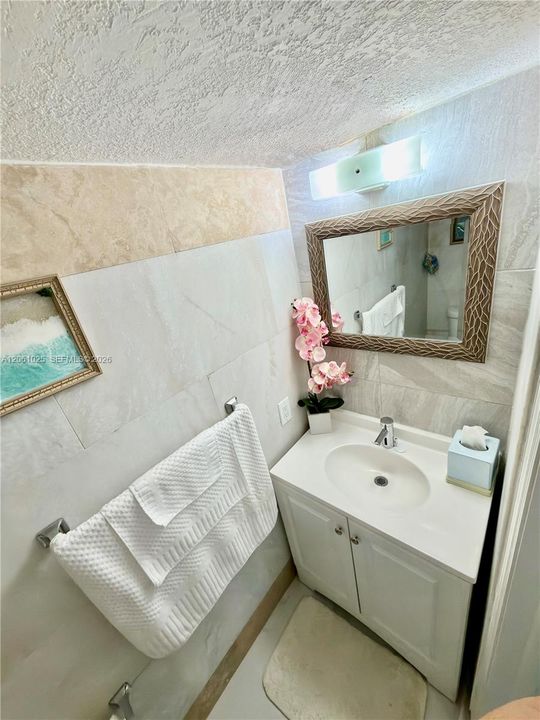 На продажу: $419,999 (3 спален, 2 ванн, 1293 Квадратных фут)