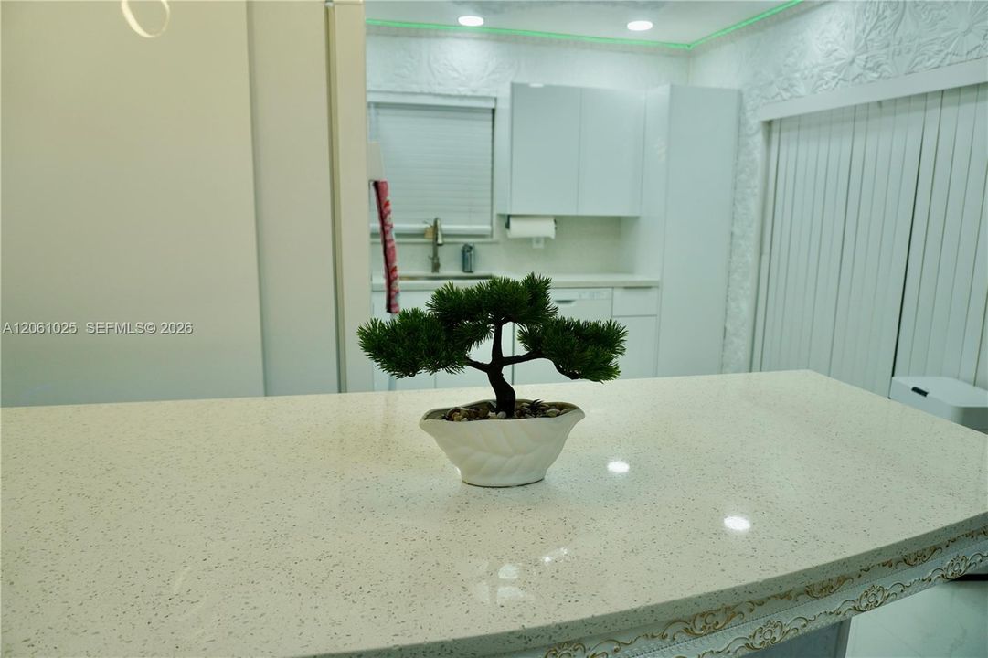 На продажу: $419,999 (3 спален, 2 ванн, 1293 Квадратных фут)