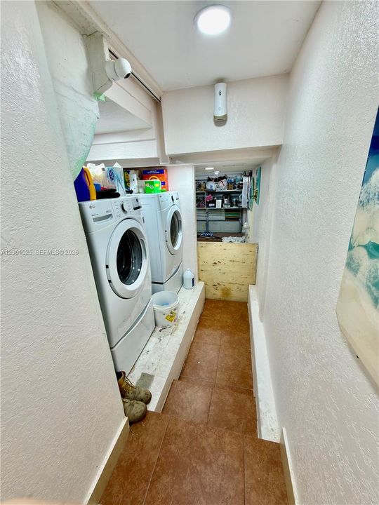 На продажу: $419,999 (3 спален, 2 ванн, 1293 Квадратных фут)