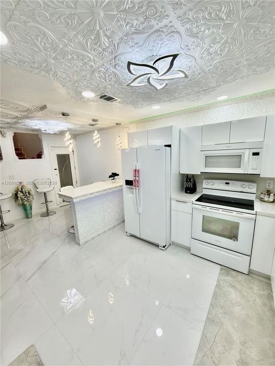 На продажу: $419,999 (3 спален, 2 ванн, 1293 Квадратных фут)