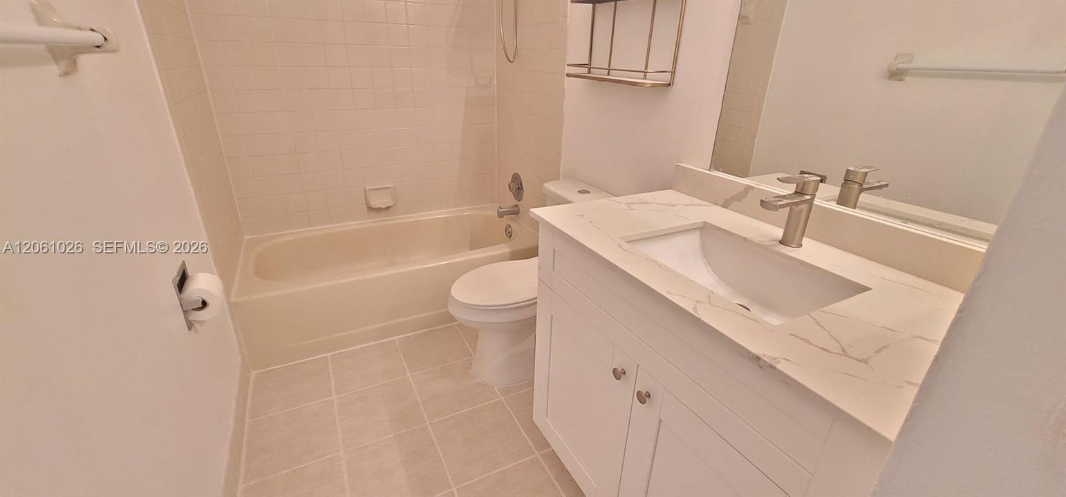 В аренду: $2,600 (2 спален, 2 ванн, 1050 Квадратных фут)
