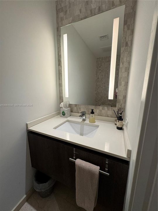 В аренду: $4,800 (1 спален, 1 ванн, 805 Квадратных фут)