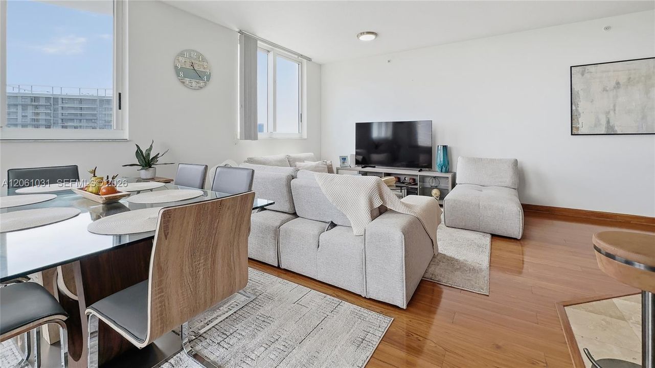For Rent: $3,990 (3 beds, 2 baths, 1597 Square Feet)