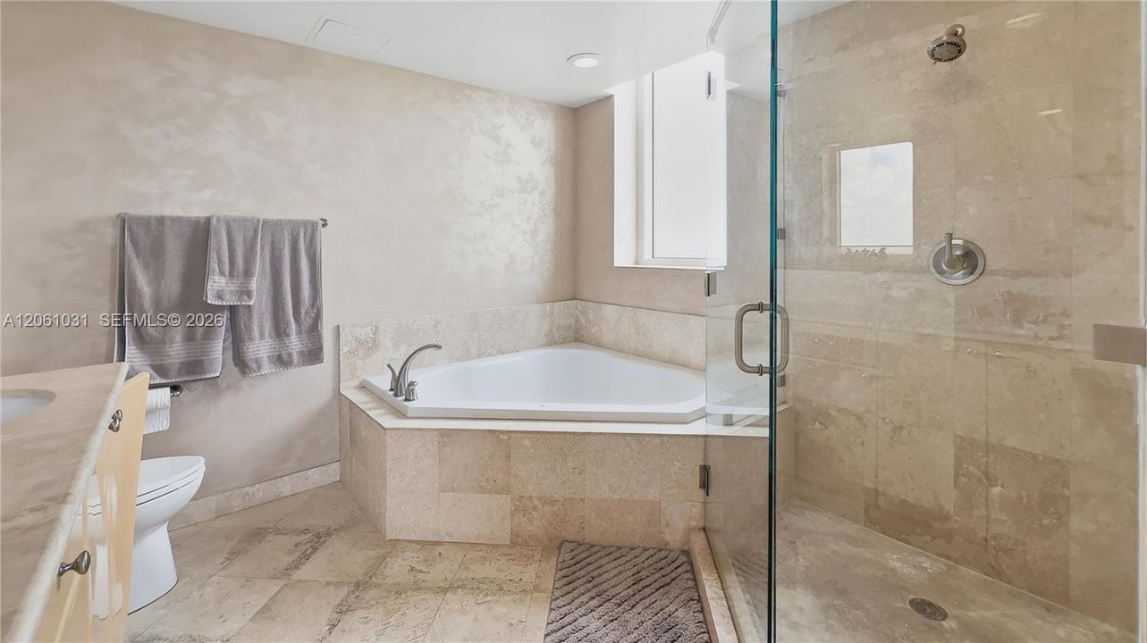 For Rent: $3,990 (3 beds, 2 baths, 1597 Square Feet)