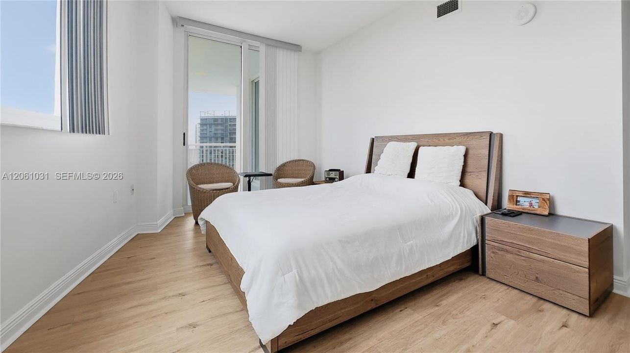 For Rent: $3,990 (3 beds, 2 baths, 1597 Square Feet)