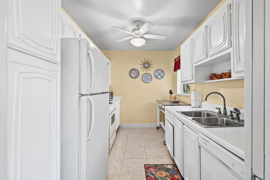 2360 SW 22ND Avenue 402