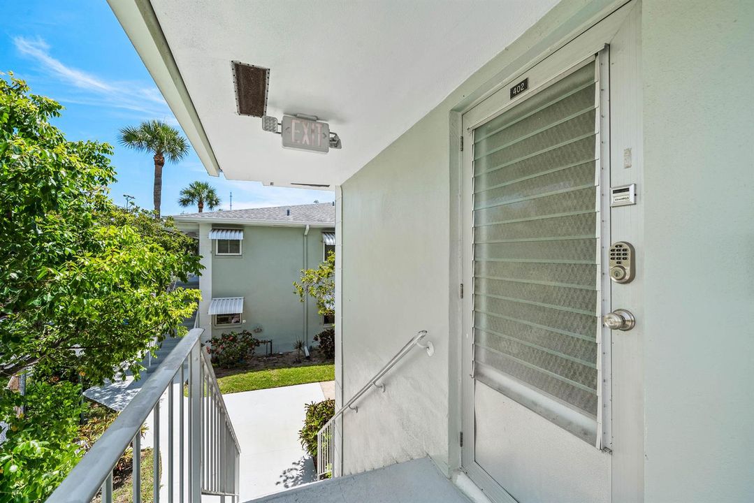 2360 SW 22ND Avenue 402