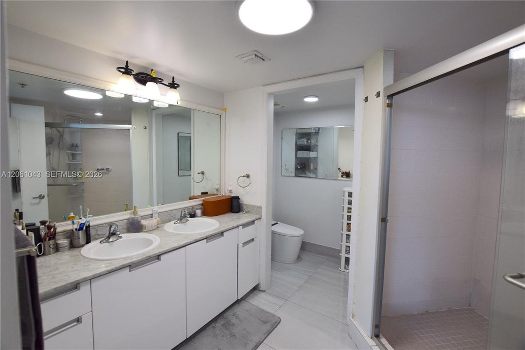 For Rent: $5,450 (2 beds, 2 baths, 1413 Square Feet)