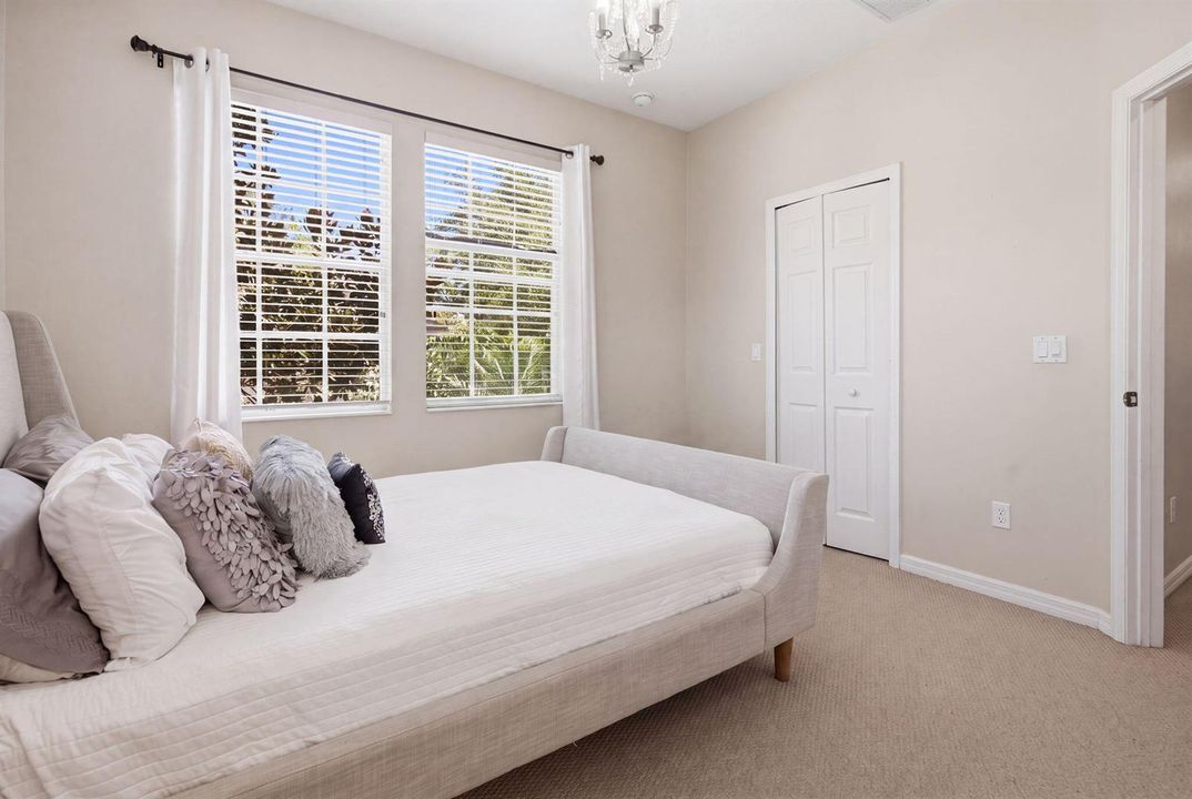 40-web-or-mls-8001 Enchanted-40