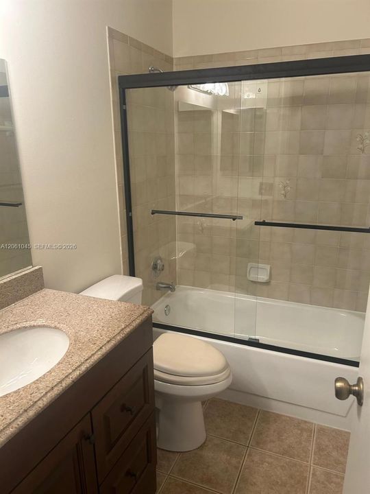 В аренду: $3,450 (3 спален, 2 ванн, 1345 Квадратных фут)