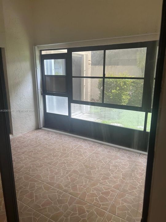 В аренду: $3,450 (3 спален, 2 ванн, 1345 Квадратных фут)