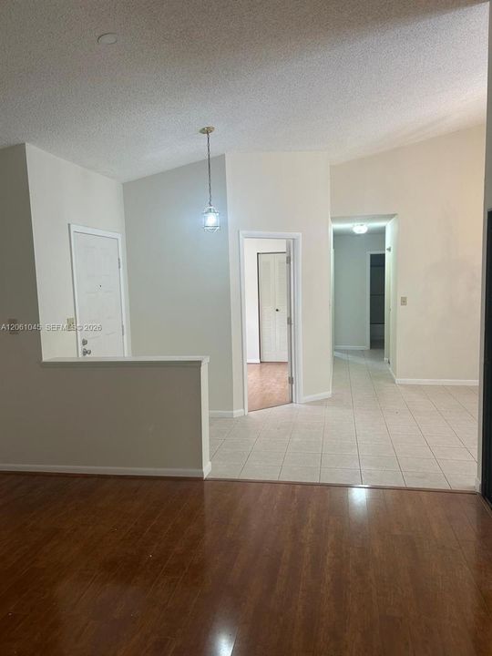 В аренду: $3,450 (3 спален, 2 ванн, 1345 Квадратных фут)