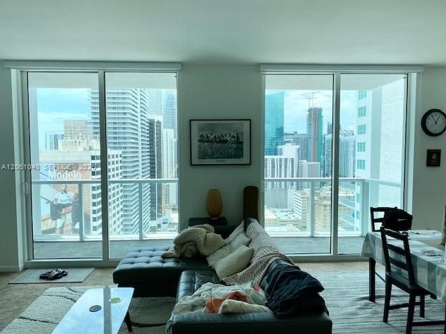 В аренду: $2,550 (0 спален, 1 ванн, 632 Квадратных фут)