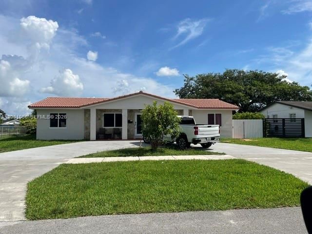 En Venta: $739,000 (4 camas, 2 baños, 1754 Pies cuadrados)