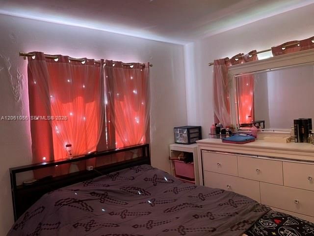 En Venta: $739,000 (4 camas, 2 baños, 1754 Pies cuadrados)