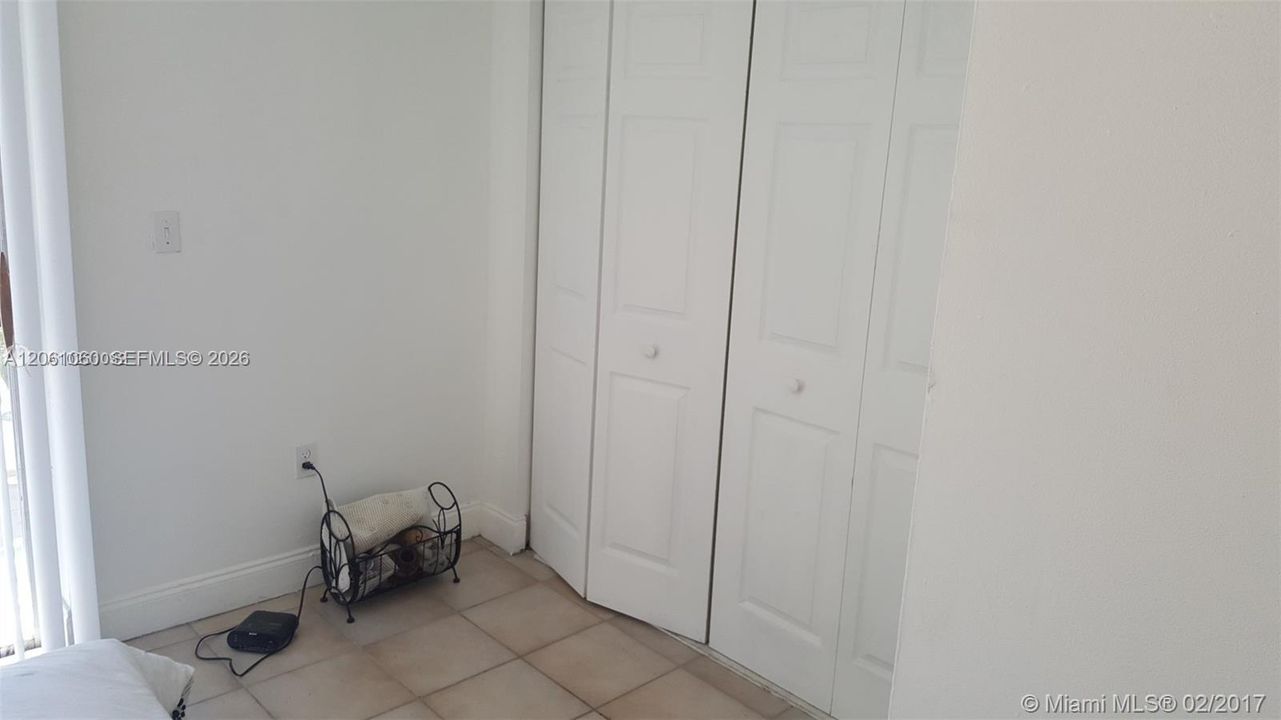 В аренду: $2,400 (2 спален, 2 ванн, 824 Квадратных фут)