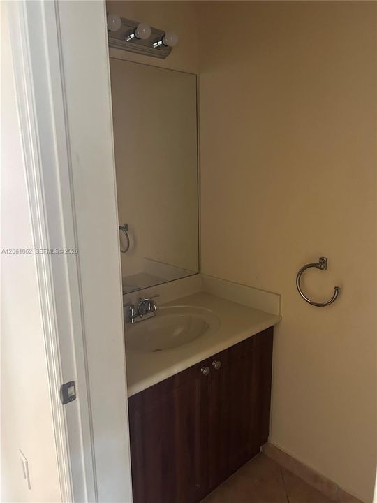 В аренду: $3,100 (3 спален, 2 ванн, 1459 Квадратных фут)