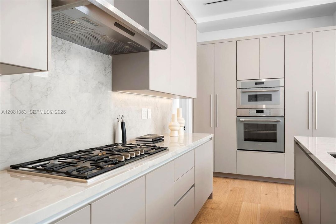 En Venta: $5,950,000 (5 camas, 5 baños, 4074 Pies cuadrados)