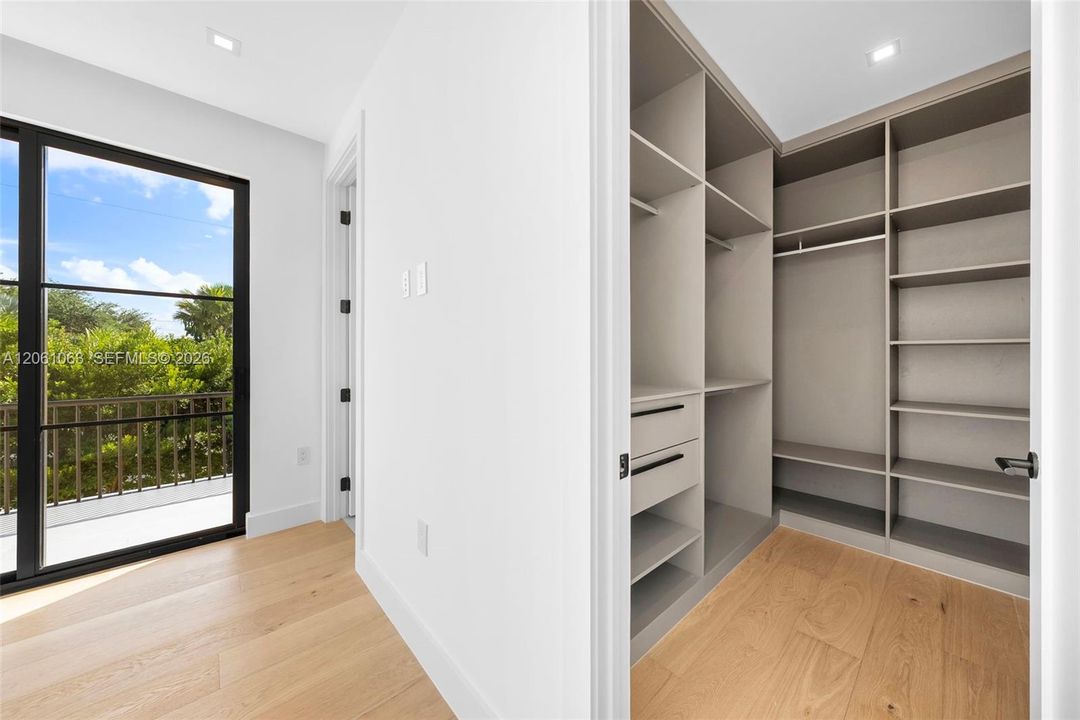 En Venta: $5,950,000 (5 camas, 5 baños, 4074 Pies cuadrados)