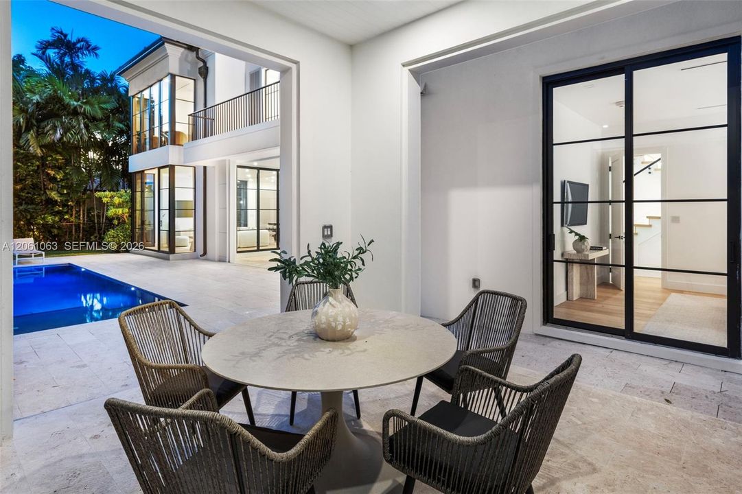 En Venta: $5,950,000 (5 camas, 5 baños, 4074 Pies cuadrados)