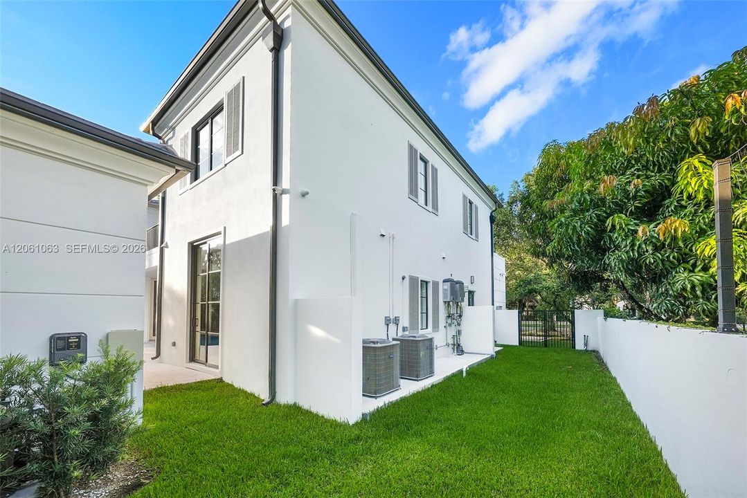 En Venta: $5,950,000 (5 camas, 5 baños, 4074 Pies cuadrados)