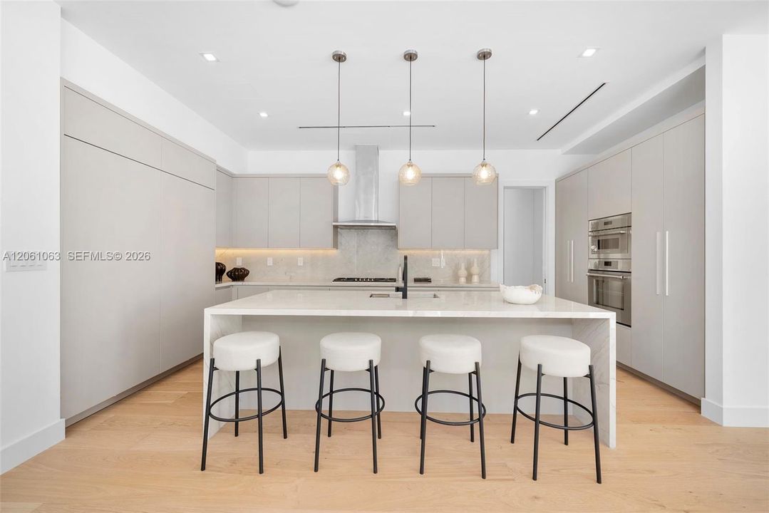 En Venta: $5,950,000 (5 camas, 5 baños, 4074 Pies cuadrados)