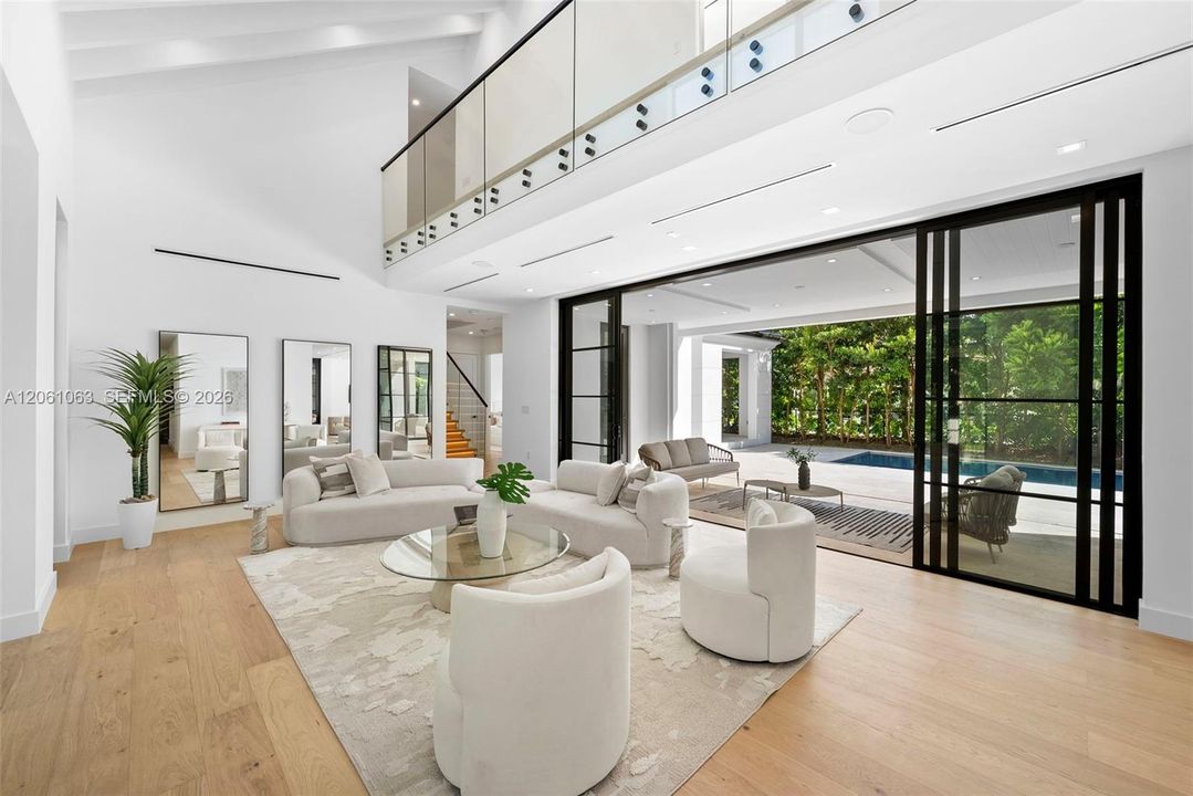 En Venta: $5,950,000 (5 camas, 5 baños, 4074 Pies cuadrados)