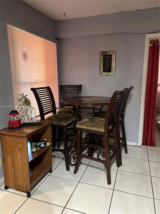 En Renta: $2,600 (3 camas, 3 baños, 1800 Pies cuadrados)