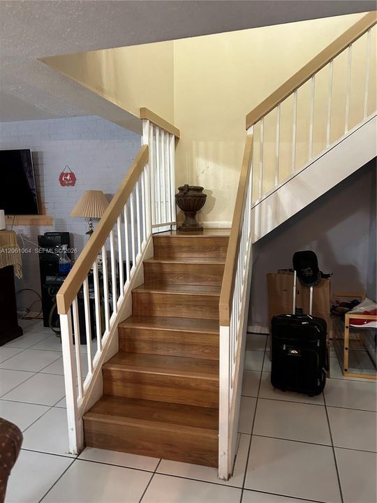 En Renta: $2,600 (3 camas, 3 baños, 1800 Pies cuadrados)