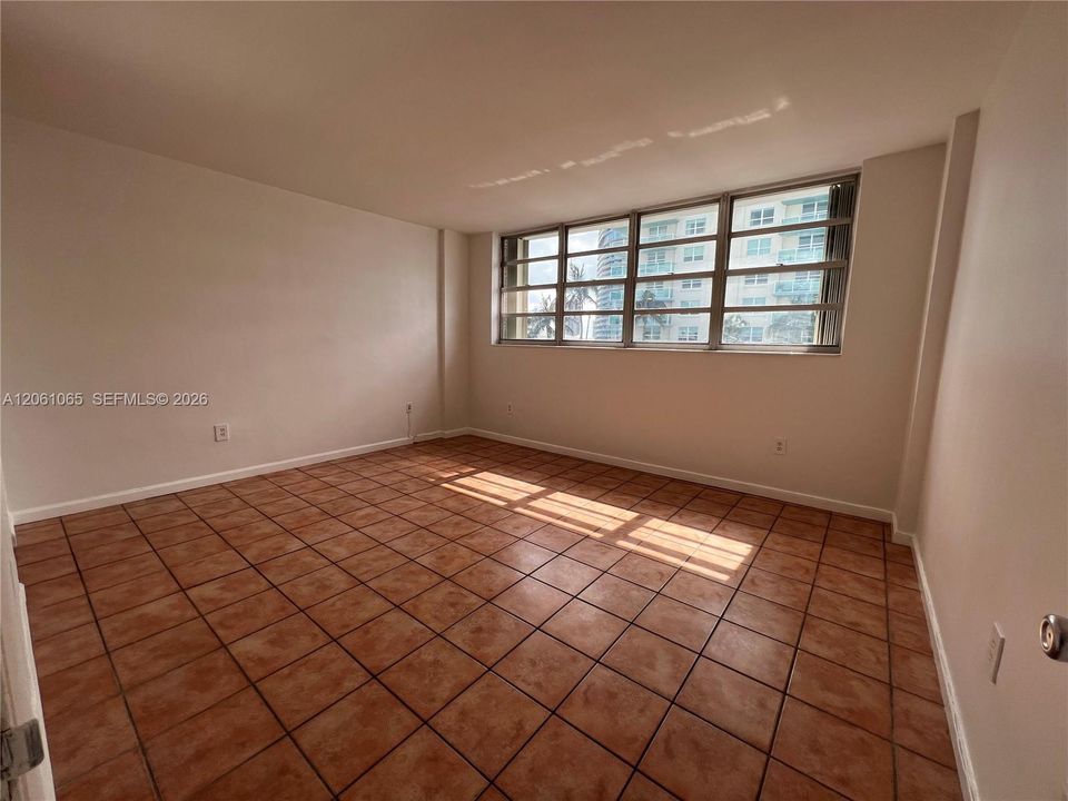 В аренду: $2,895 (1 спален, 1 ванн, 850 Квадратных фут)