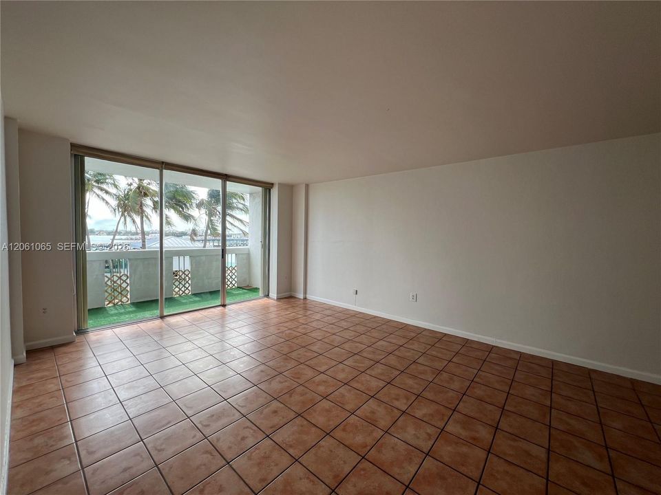 В аренду: $2,895 (1 спален, 1 ванн, 850 Квадратных фут)