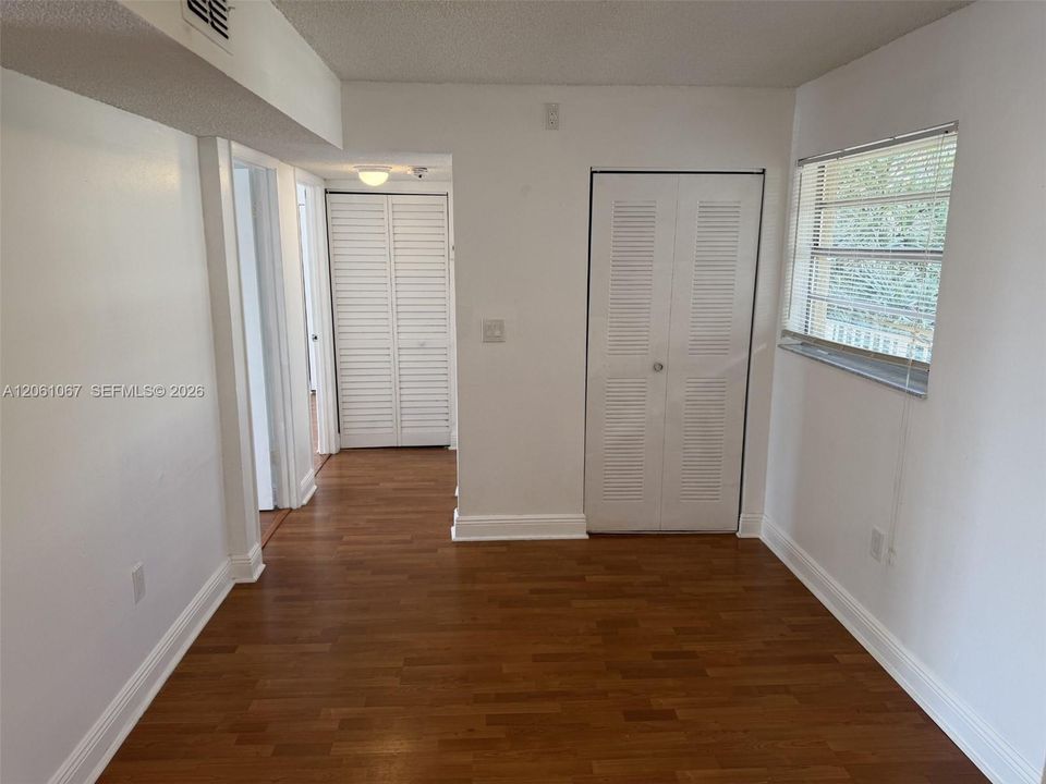 В аренду: $2,150 (2 спален, 1 ванн, 997 Квадратных фут)