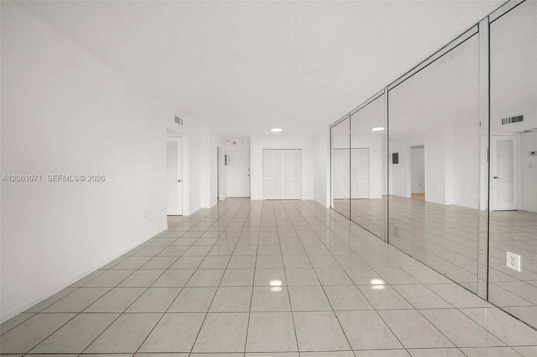 В аренду: $2,200 (1 спален, 1 ванн, 705 Квадратных фут)