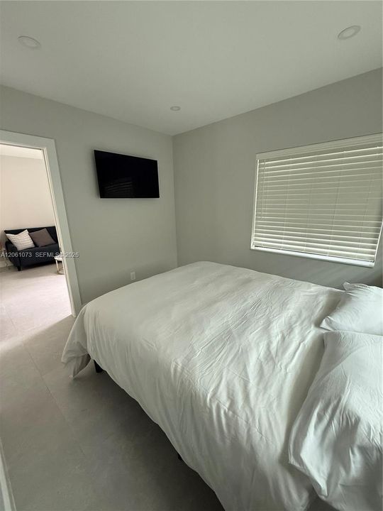 For Rent: $2,600 (2 beds, 2 baths, 900 Square Feet)