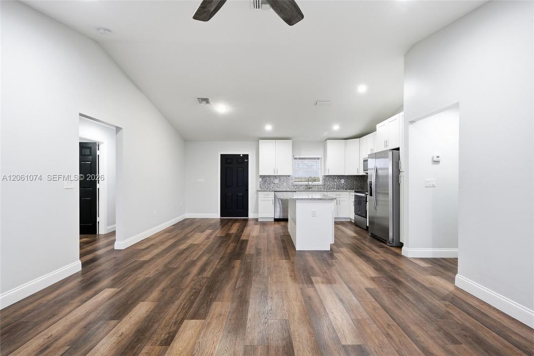 En Venta: $275,900 (3 camas, 2 baños, 0 Pies cuadrados)
