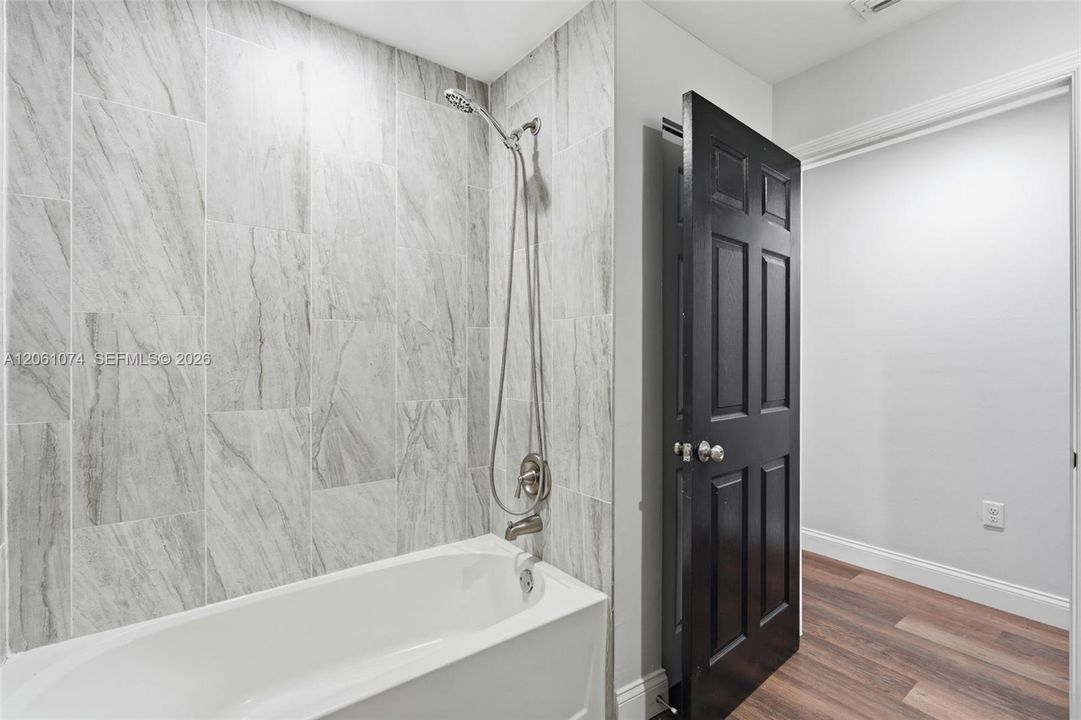 En Venta: $275,900 (3 camas, 2 baños, 0 Pies cuadrados)