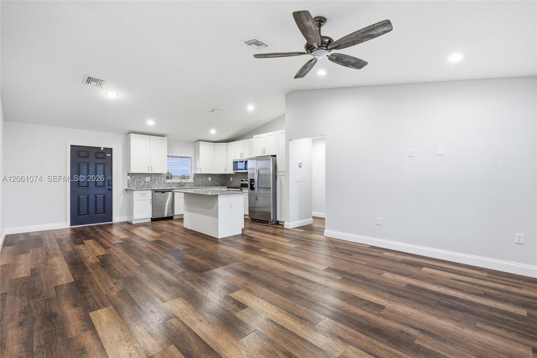 En Venta: $275,900 (3 camas, 2 baños, 0 Pies cuadrados)