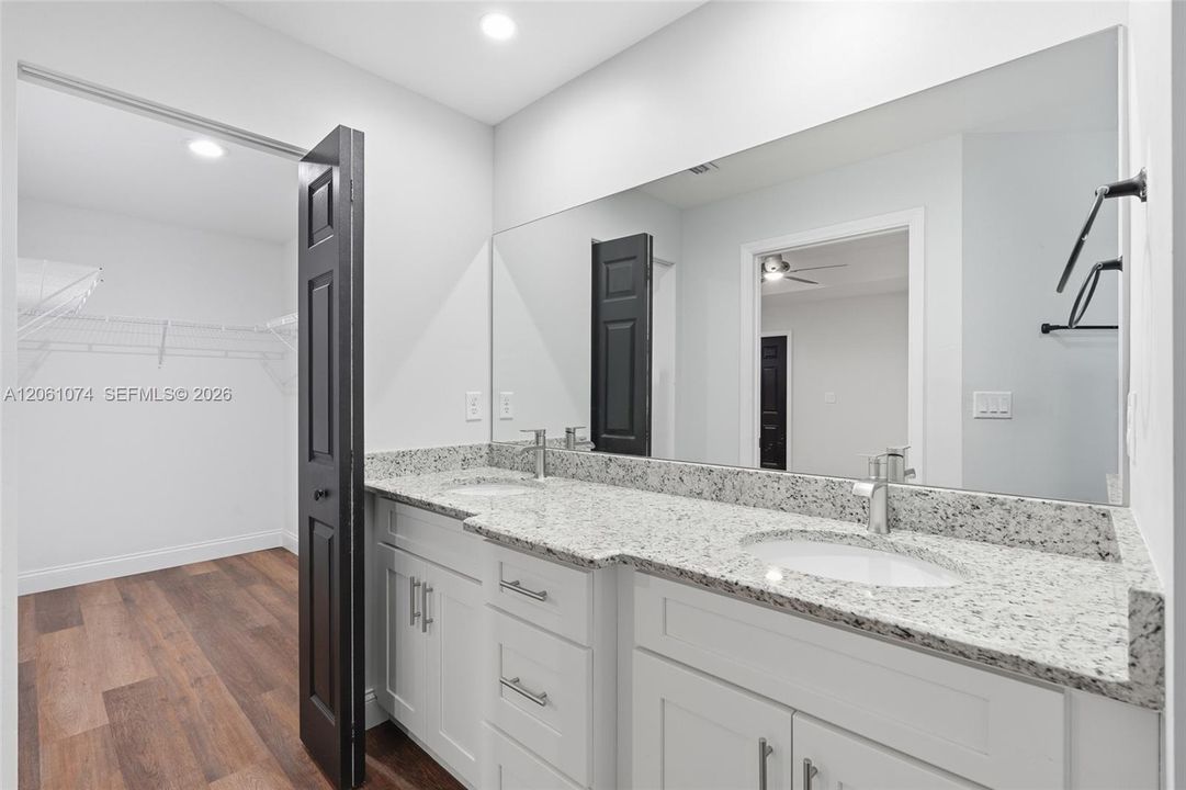 En Venta: $275,900 (3 camas, 2 baños, 0 Pies cuadrados)