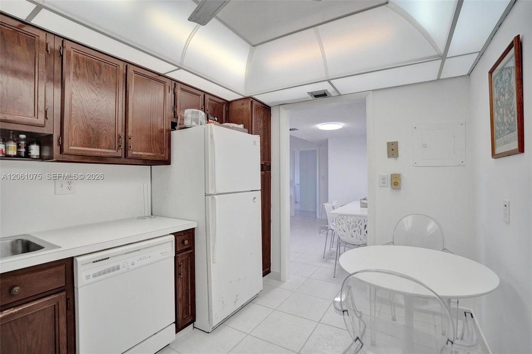 В аренду: $1,900 (2 спален, 2 ванн, 1250 Квадратных фут)