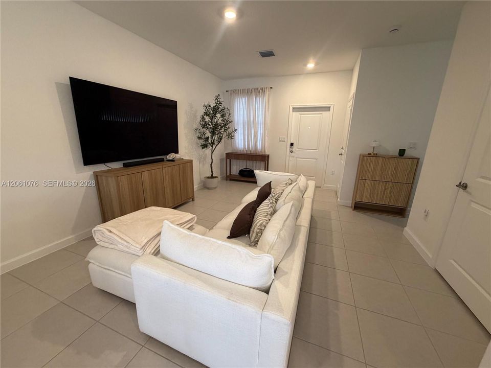 En Renta: $3,000 (3 camas, 2 baños, 1331 Pies cuadrados)