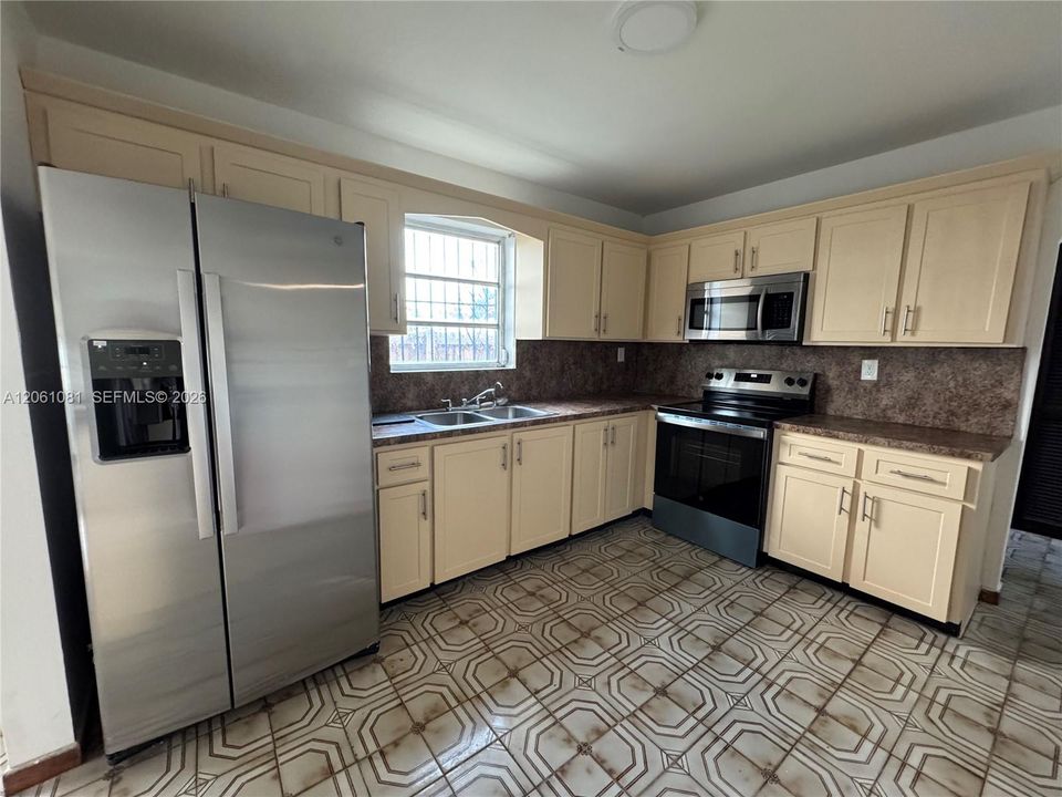 All appliances are brand new.