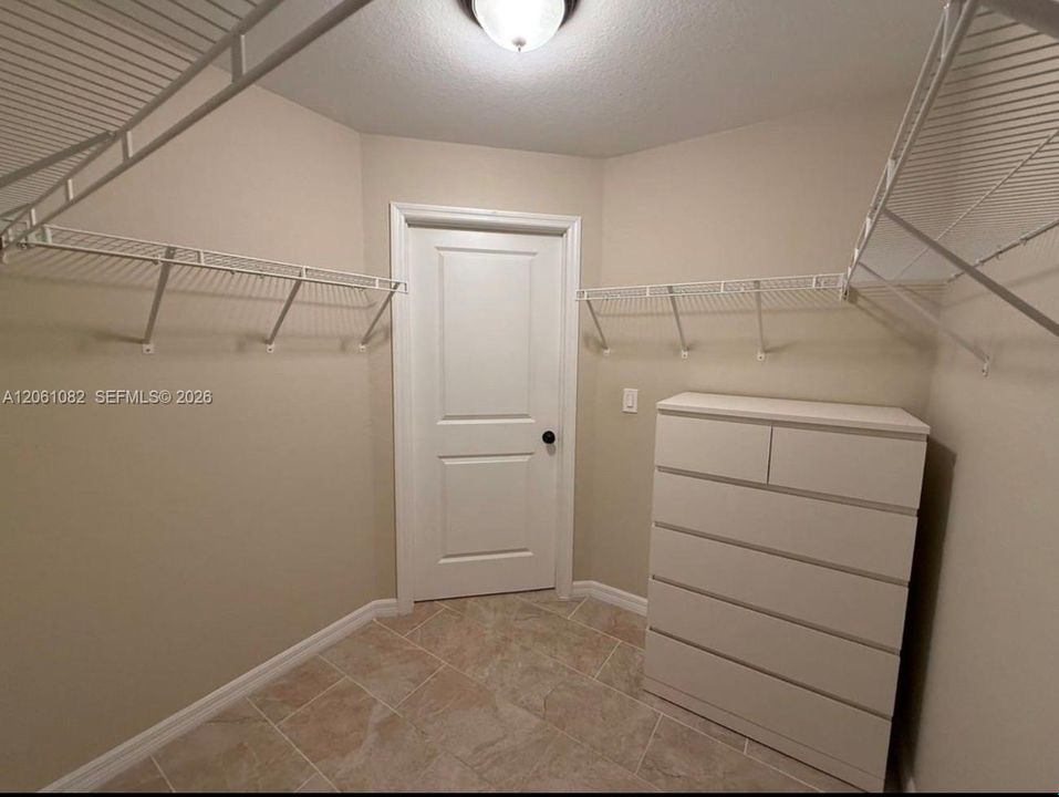 В аренду: $2,200 (3 спален, 2 ванн, 1509 Квадратных фут)