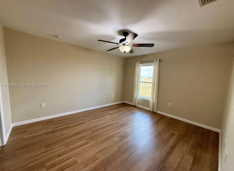В аренду: $2,200 (3 спален, 2 ванн, 1509 Квадратных фут)